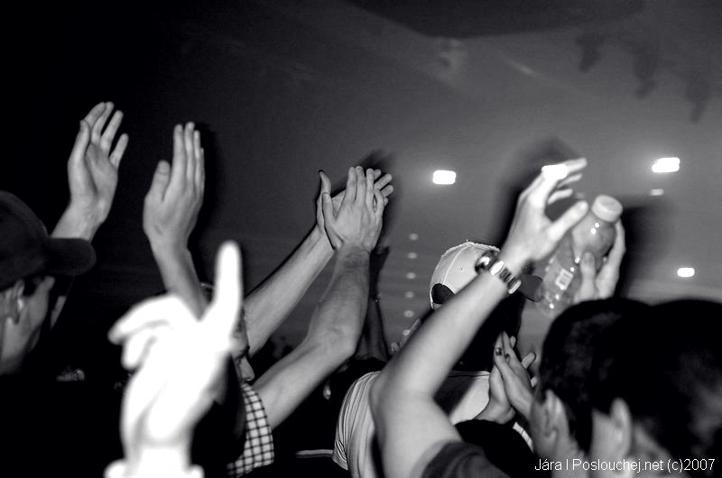 IN BETWEEN ALBUM TOUR - Pátek 14. 9. 2007
