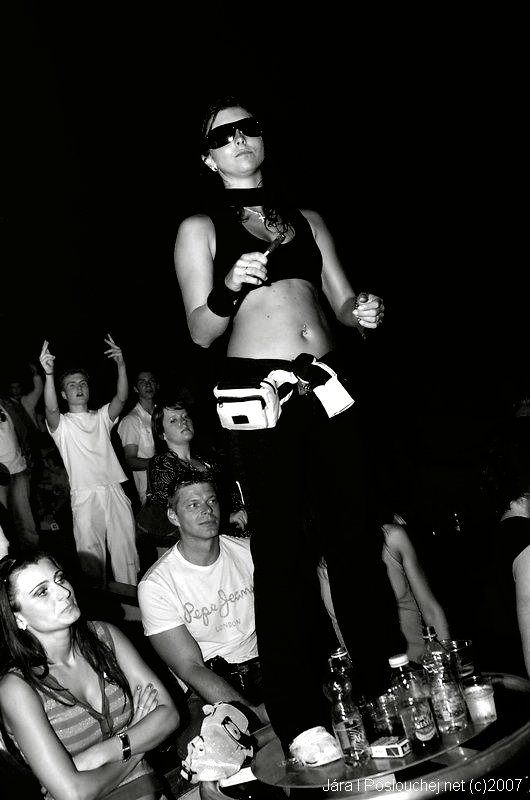IN BETWEEN ALBUM TOUR - Pátek 14. 9. 2007