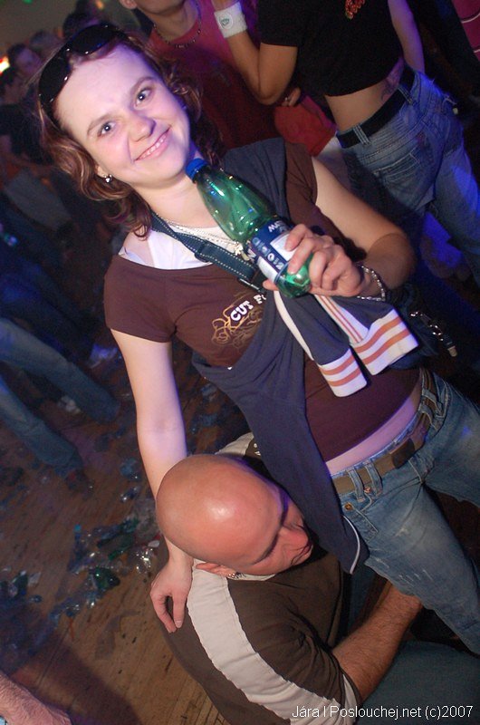 IN BETWEEN ALBUM TOUR - Pátek 14. 9. 2007