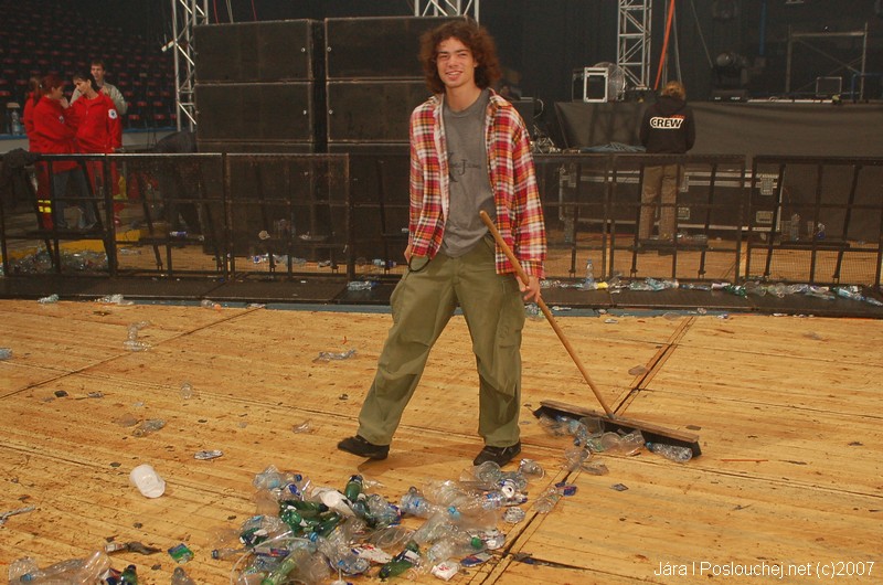 IN BETWEEN ALBUM TOUR - Pátek 14. 9. 2007