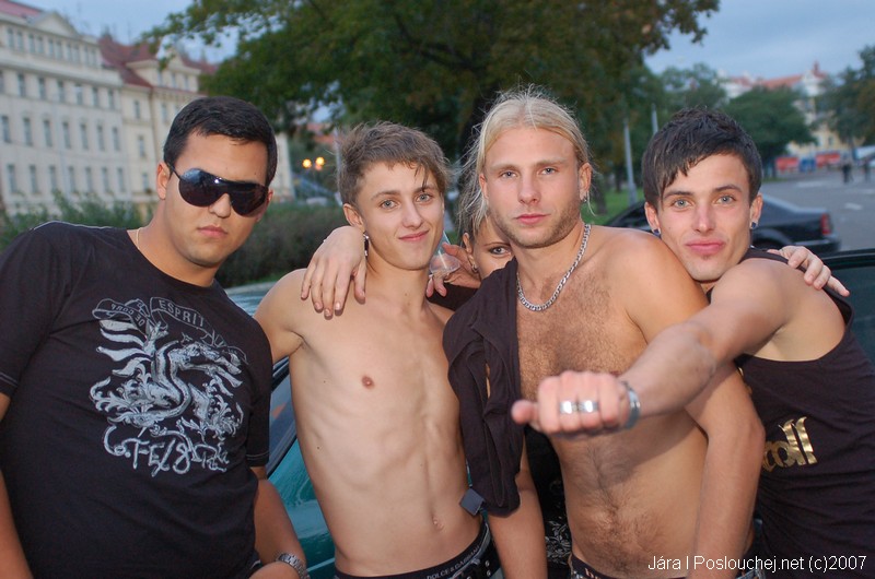 IN BETWEEN ALBUM TOUR - Pátek 14. 9. 2007