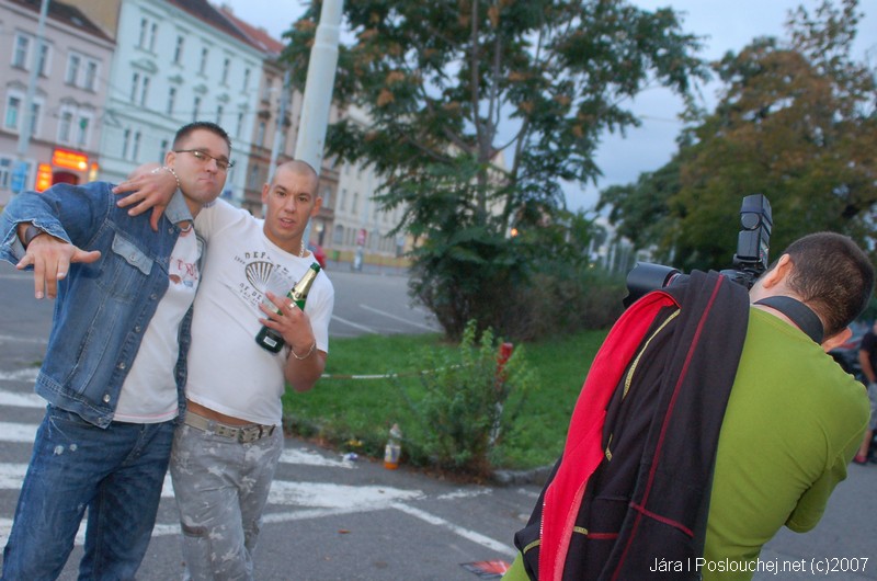 IN BETWEEN ALBUM TOUR - Pátek 14. 9. 2007