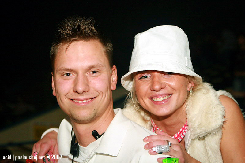 IN BETWEEN ALBUM TOUR - Pátek 14. 9. 2007