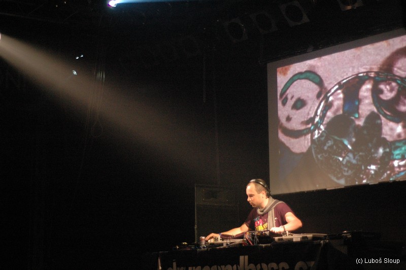 TAKE CONTROL - Čtvrtek 27. 9. 2007