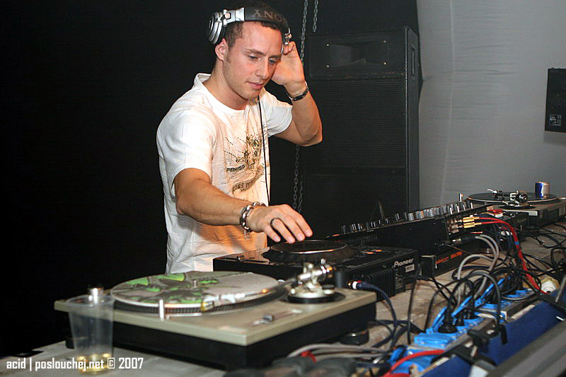 MILLENIUM - Pátek 12. 10. 2007