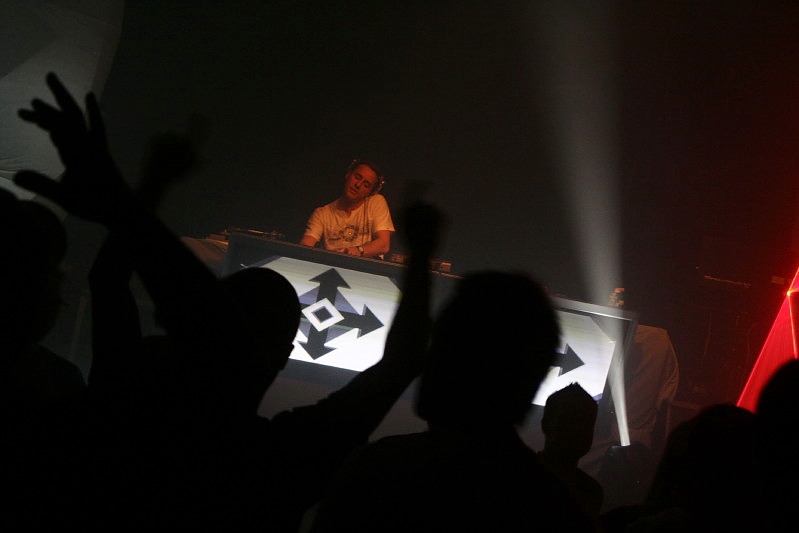 MILLENIUM - Pátek 12. 10. 2007