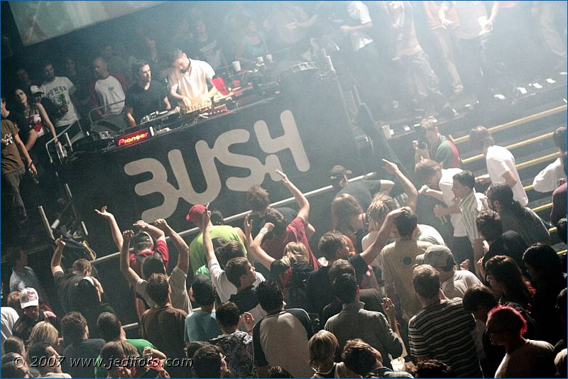 BUSH - UNIVERSAL TRUTH EDITION - Pátek 19. 10. 2007
