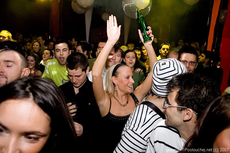 LOOKBETTERNAKED - Pátek 16. 11. 2007