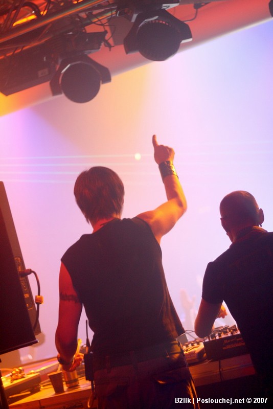 APOKALYPSA LET´S GO TECHNO - Pátek 23. 11. 2007