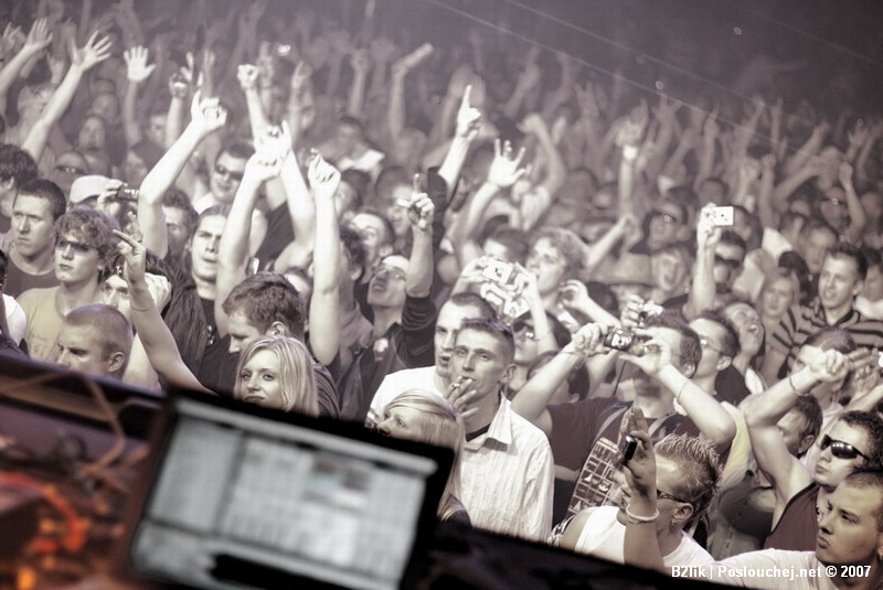 APOKALYPSA LET´S GO TECHNO - Pátek 23. 11. 2007