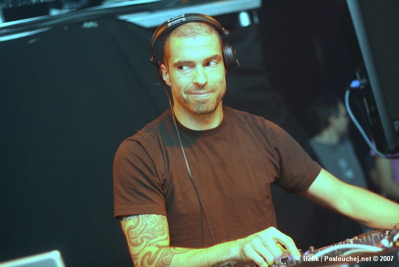 APOKALYPSA LET´S GO TECHNO - Pátek 23. 11. 2007
