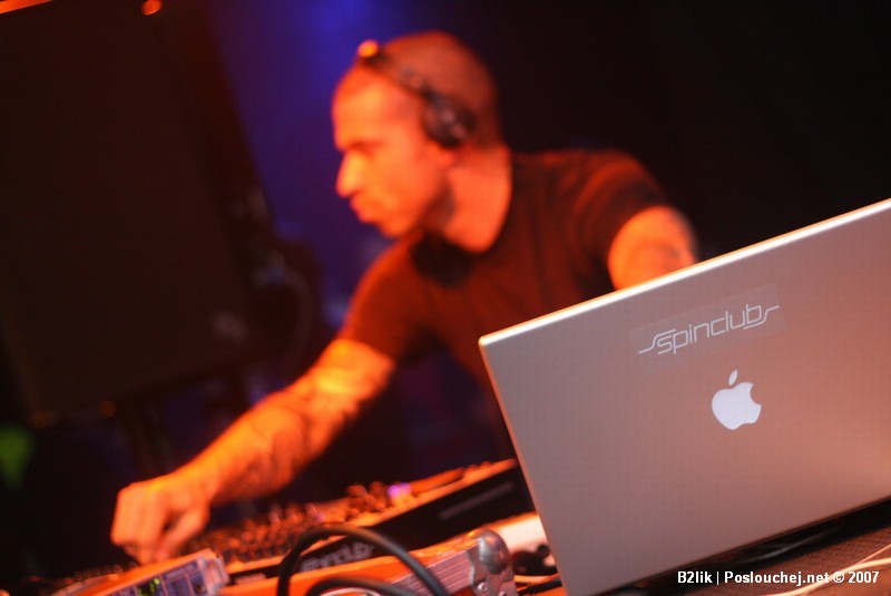 APOKALYPSA LET´S GO TECHNO - Pátek 23. 11. 2007