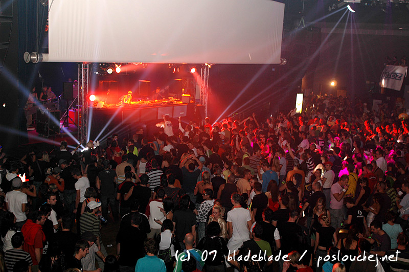 APOKALYPSA LET´S GO TECHNO - Pátek 23. 11. 2007