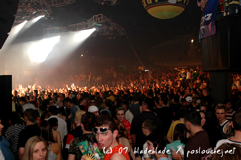 APOKALYPSA LET´S GO TECHNO - Pátek 23. 11. 2007