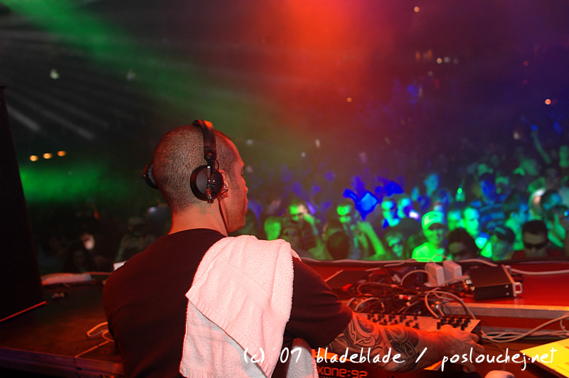 APOKALYPSA LET´S GO TECHNO - Pátek 23. 11. 2007