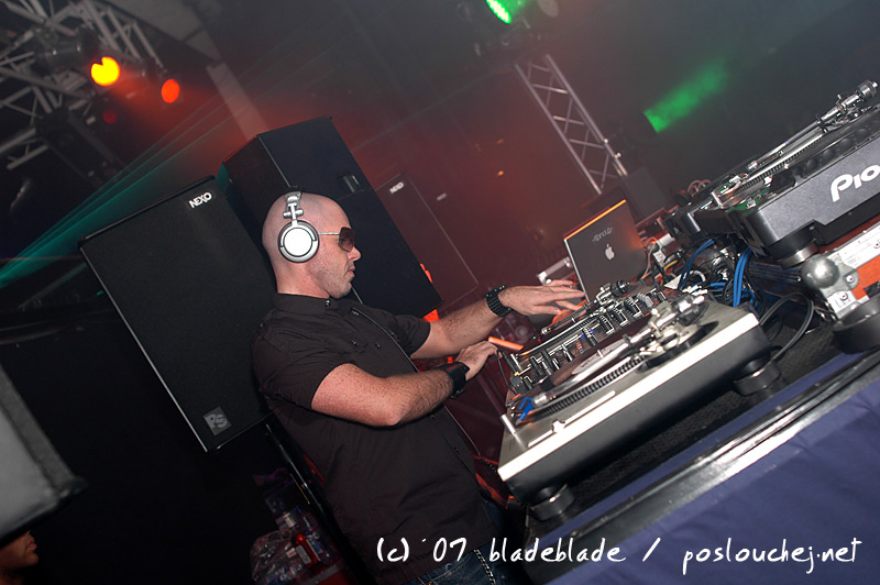 APOKALYPSA LET´S GO TECHNO - Pátek 23. 11. 2007