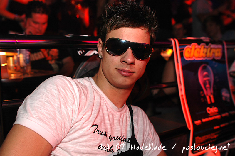 APOKALYPSA LET´S GO TECHNO - Pátek 23. 11. 2007