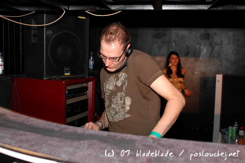 APOKALYPSA LET´S GO TECHNO - Pátek 23. 11. 2007
