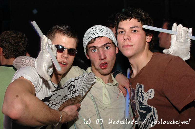 APOKALYPSA LET´S GO TECHNO - Pátek 23. 11. 2007