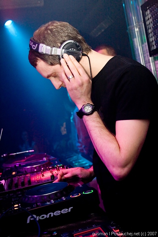 VIBE presents CHRIS IBOTT - Sobota 8. 12. 2007