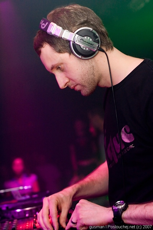 VIBE presents CHRIS IBOTT - Sobota 8. 12. 2007