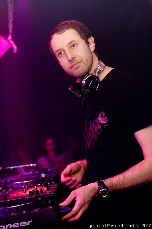 VIBE presents CHRIS IBOTT - Sobota 8. 12. 2007