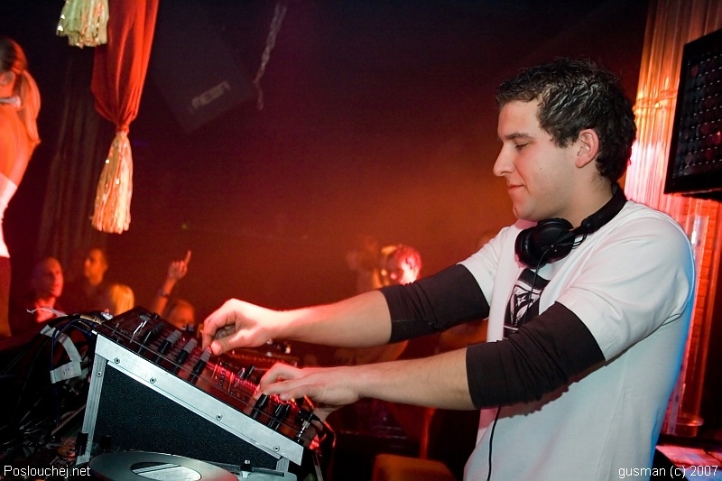 OPERA HOUSE – CHRISTMAS EDITION  - Pátek 21. 12. 2007