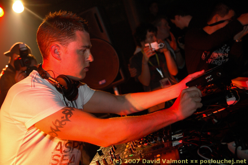 E-MOTION - Pátek 18. 1. 2008