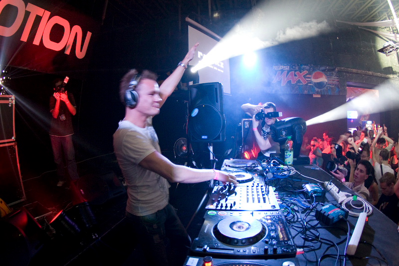 E-MOTION - Pátek 7. 3. 2008