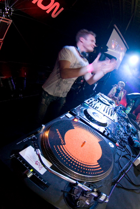 E-MOTION - Pátek 7. 3. 2008