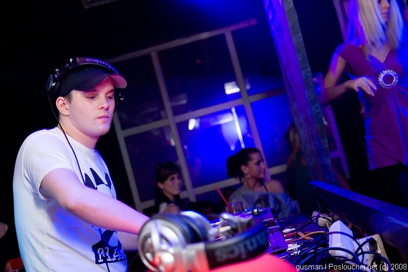VIBE PRESENTS THE UNDERGROUND - Pátek 7. 3. 2008