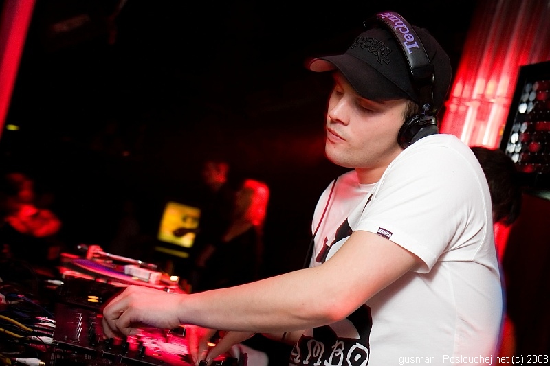 VIBE PRESENTS THE UNDERGROUND - Pátek 7. 3. 2008