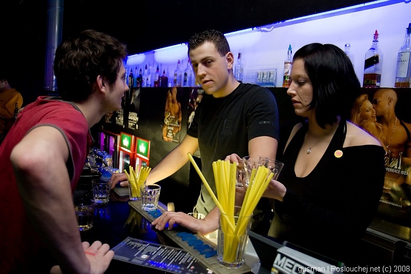 VIBE PRESENTS THE UNDERGROUND - Pátek 7. 3. 2008