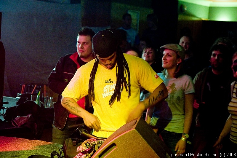 Koncert: ATOMIC HOOLIGAN  - Středa 12. 3. 2008