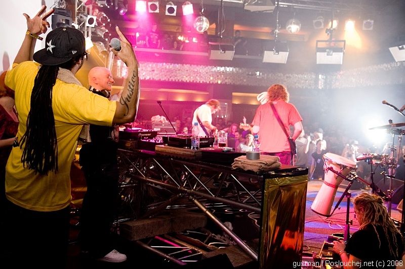 Koncert: ATOMIC HOOLIGAN  - Středa 12. 3. 2008
