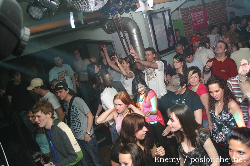 HOUSEWARS - Pátek 21. 3. 2008