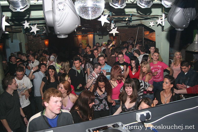 HOUSEWARS - Pátek 21. 3. 2008