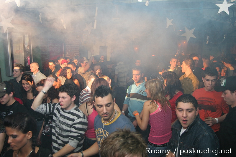 HOUSEWARS - Pátek 21. 3. 2008