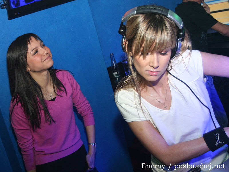 HOUSEWARS - Pátek 21. 3. 2008