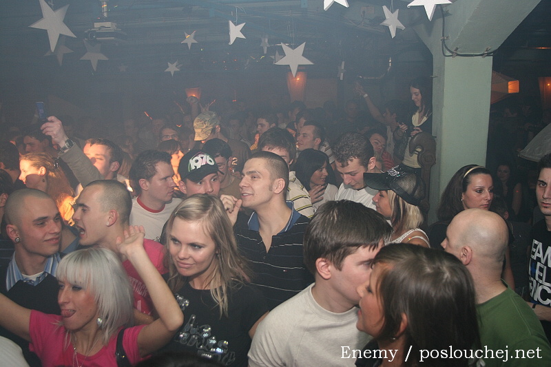 HOUSEWARS - Pátek 21. 3. 2008