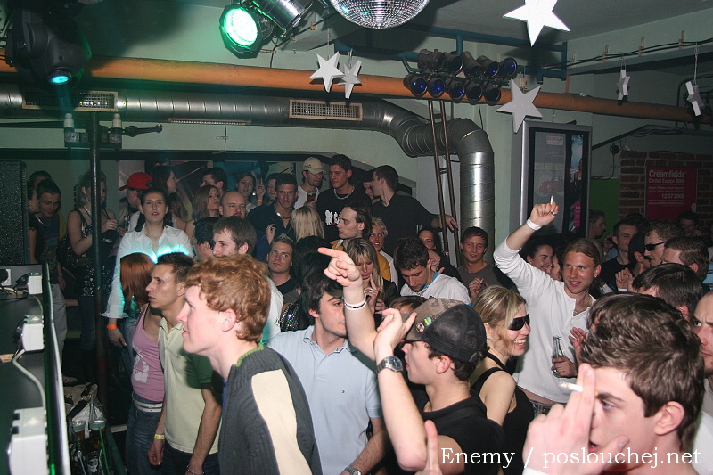 HOUSEWARS - Pátek 21. 3. 2008
