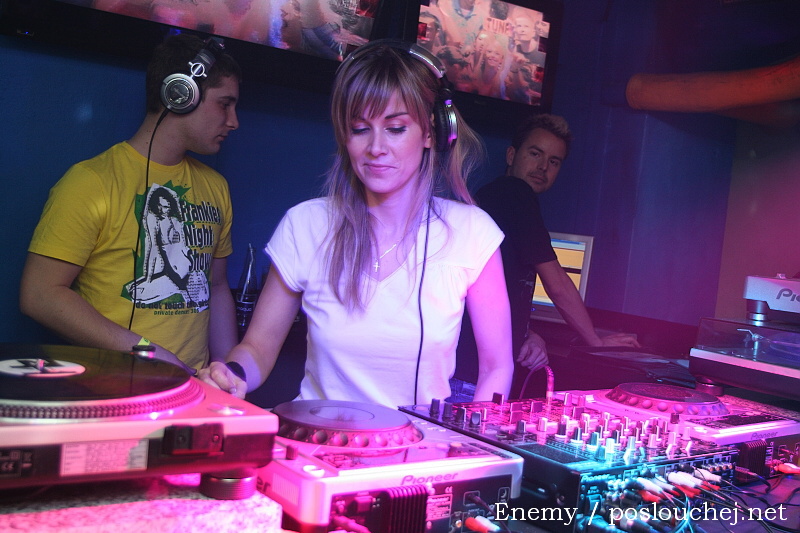 HOUSEWARS - Pátek 21. 3. 2008