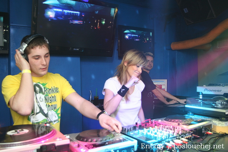 HOUSEWARS - Pátek 21. 3. 2008