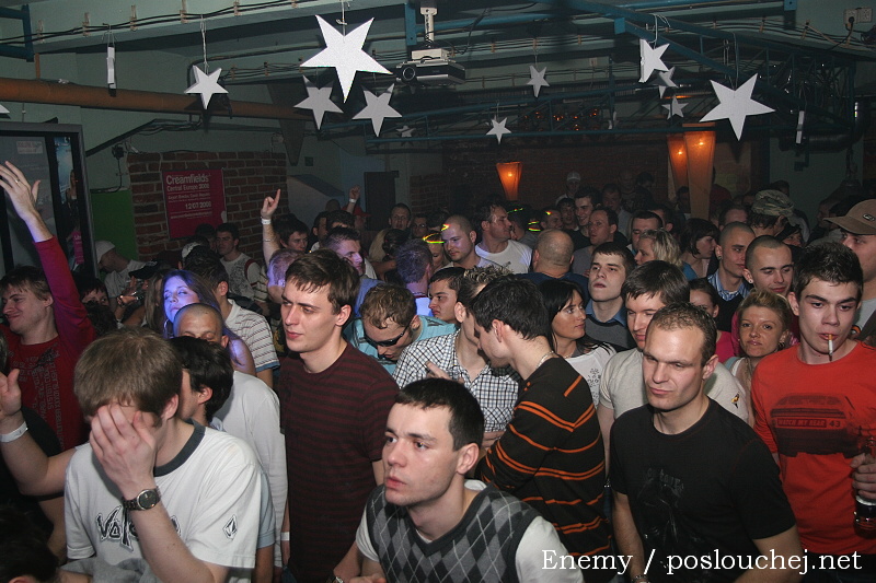 HOUSEWARS - Pátek 21. 3. 2008