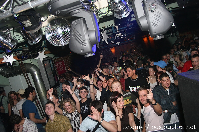 HOUSEWARS - Pátek 21. 3. 2008