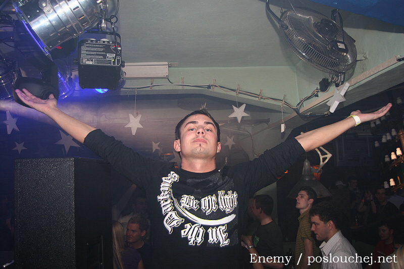 HOUSEWARS - Pátek 21. 3. 2008