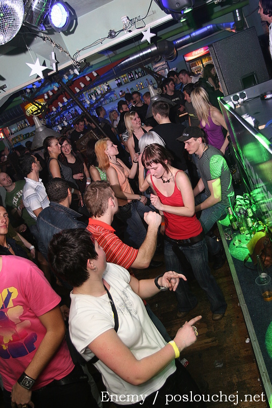 HOUSEWARS - Pátek 21. 3. 2008