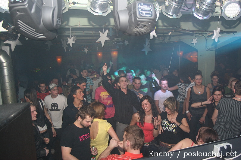 HOUSEWARS - Pátek 21. 3. 2008
