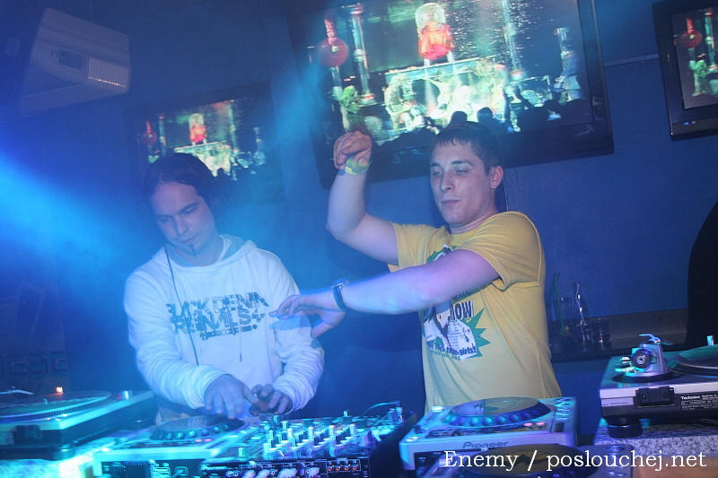HOUSEWARS - Pátek 21. 3. 2008