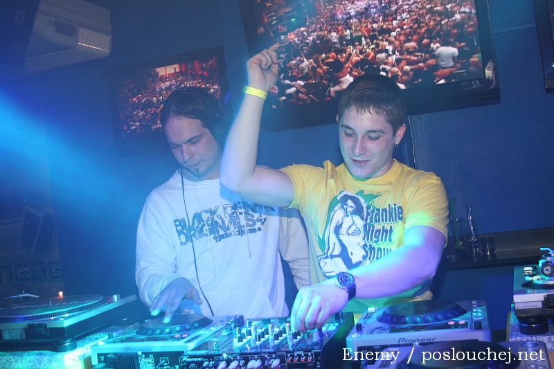 HOUSEWARS - Pátek 21. 3. 2008